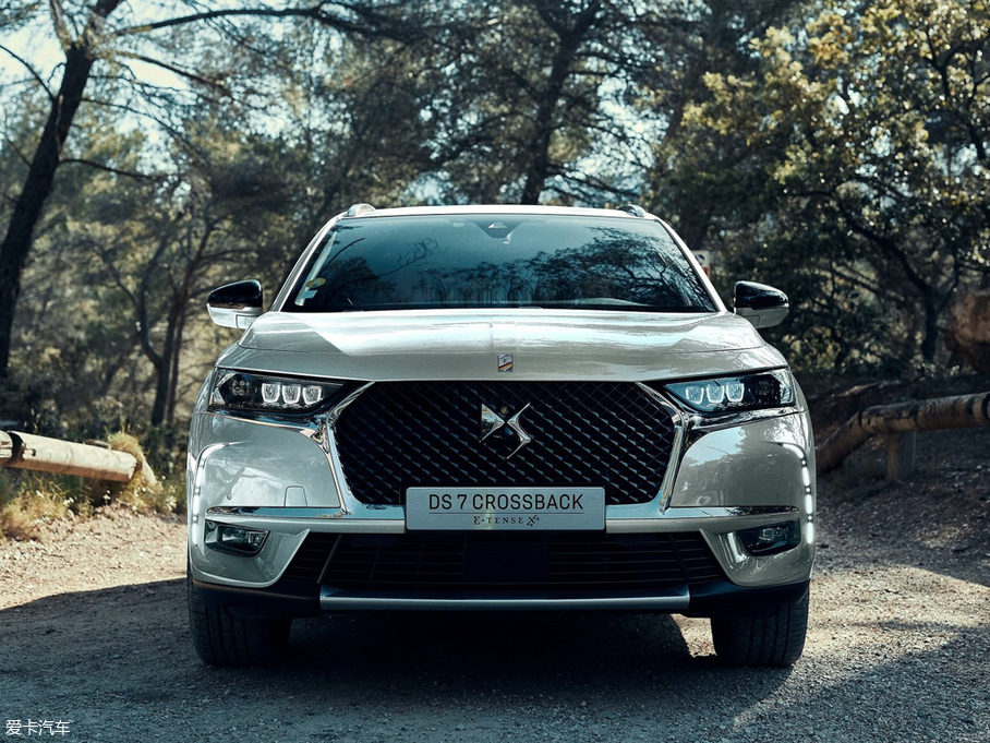 2019DS 7() Crossback E-Tense 4x4