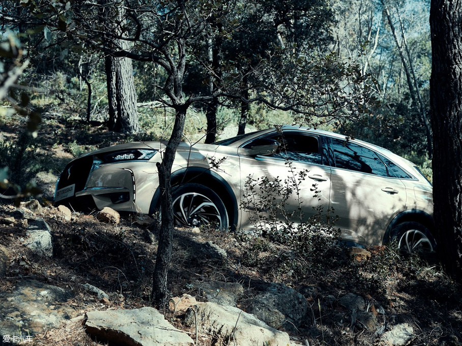 2019DS 7() Crossback E-Tense 4x4