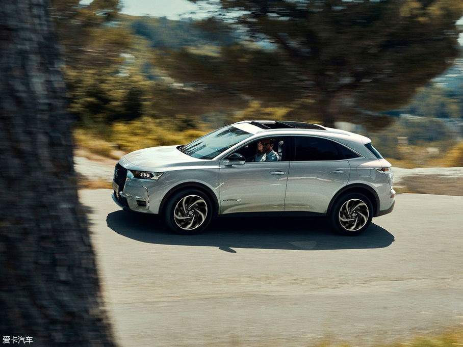 2019DS 7() Crossback E-Tense 4x4