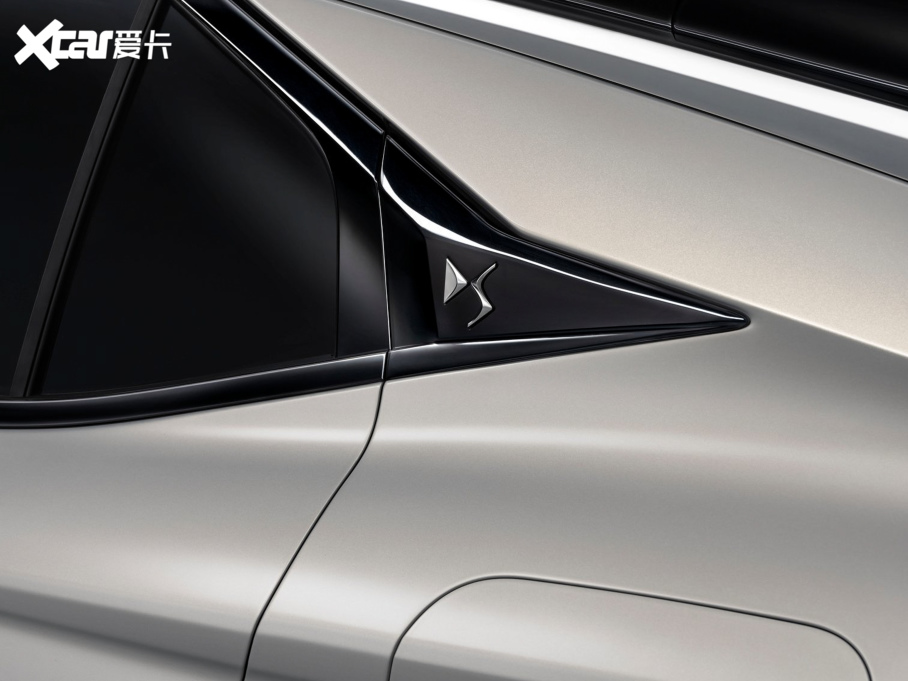 2023DS 4 1.6T ĘmCROSS