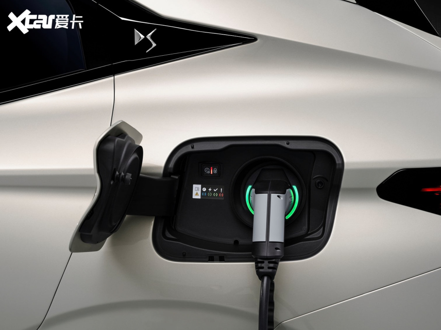 2023DS 4 1.6T ĘmCROSS