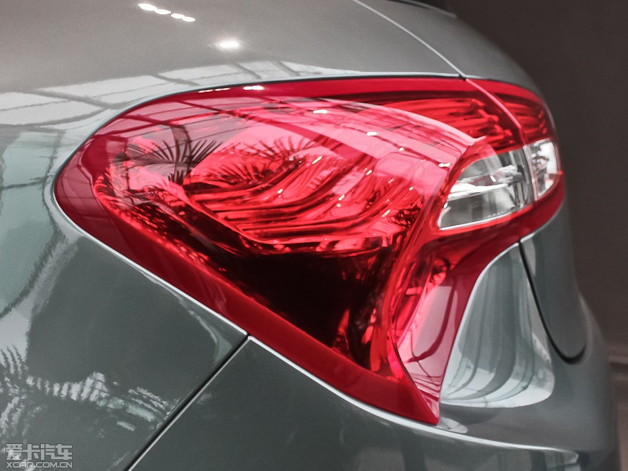 2012��DS 5(�M��) 1.6T ������