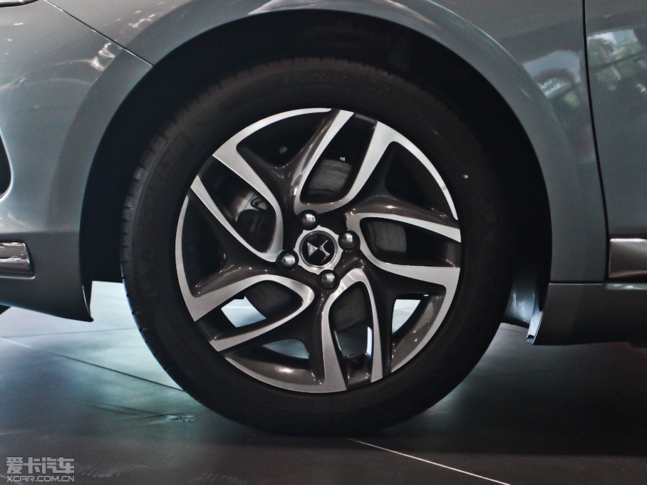 2012DS 5(M(jn)) 1.6T °