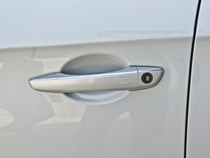 2012款1.6T 尊享版 主驾门拉手