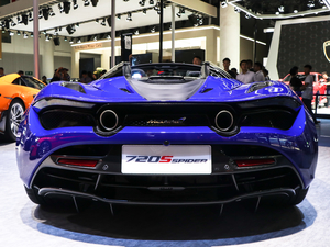 2019款4.0T Spider 正后	