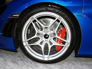2019款4.0T Spider 轮圈