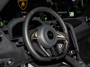 2019款4.0T Spider 方向盘