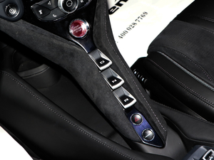 2019款4.0T Spider 换挡杆