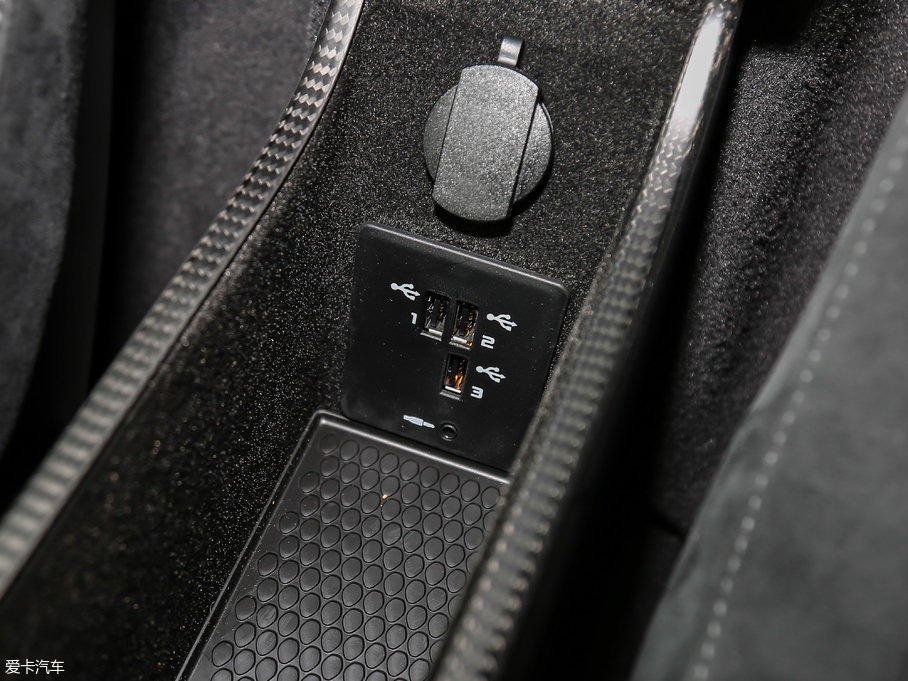 2019~P570S 3.8T Coupe