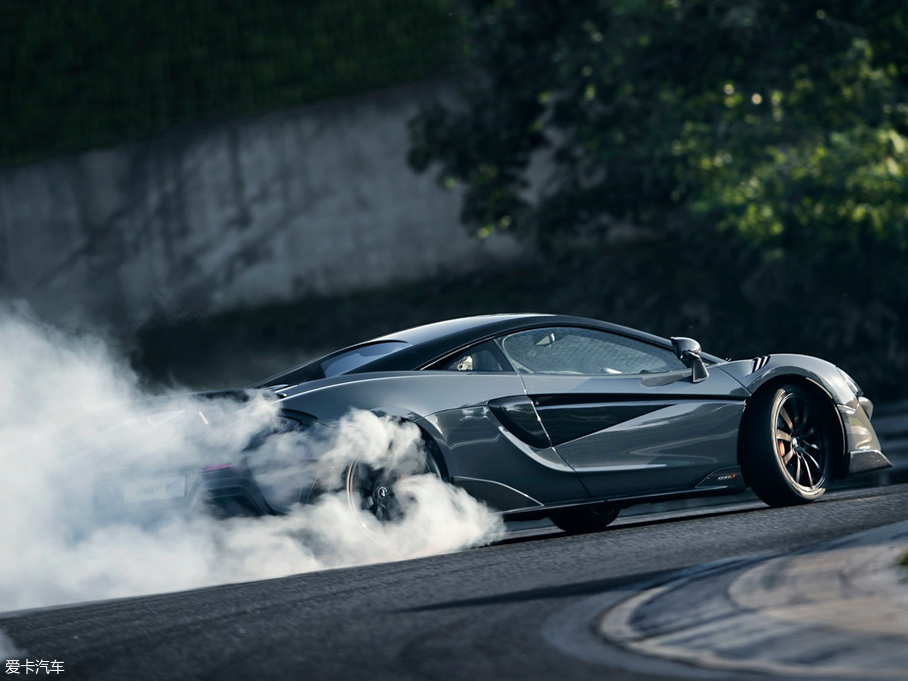 2018���~�P��600LT 3.8T Coupe