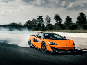 2018��3.8T Coupe ���w���^