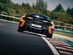 2018��3.8T Coupe ���w���^