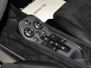 2019��3.8T Spider �п؅^