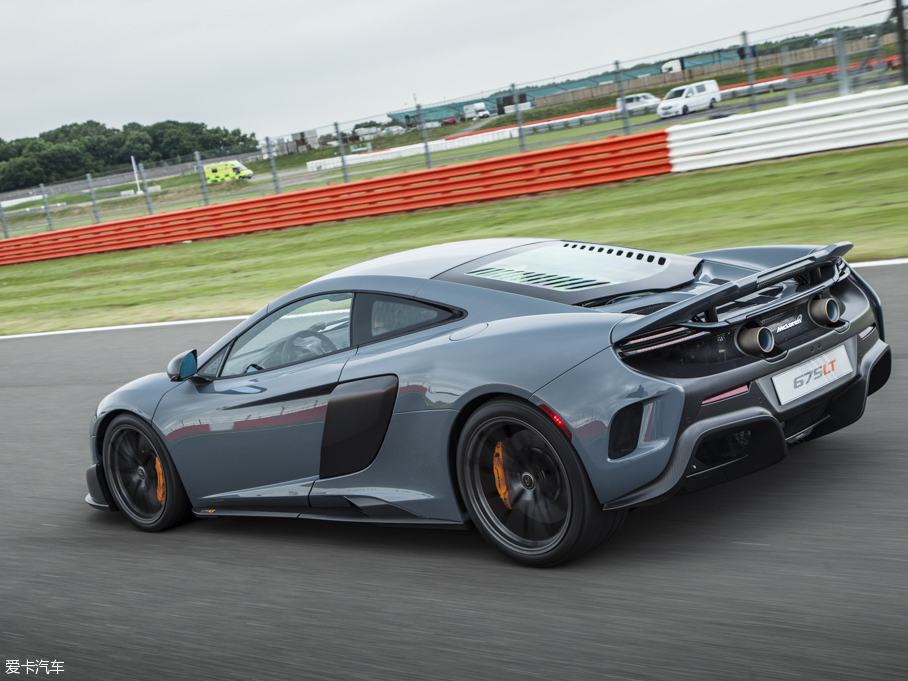 2015���~�P��675LT Coupe