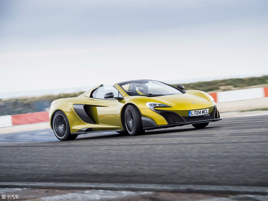 2016���~�P��675LT Spider