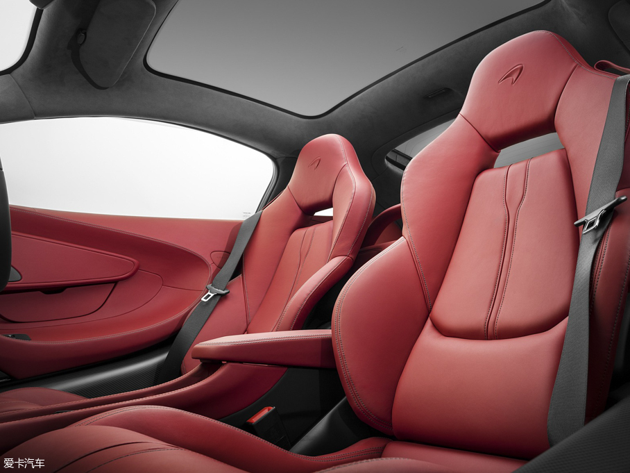 2016���~�P��570GT 3.8T ������