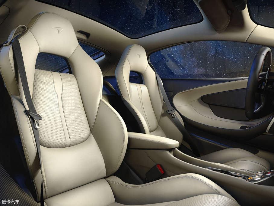 2016���~�P��570GT 3.8T ������