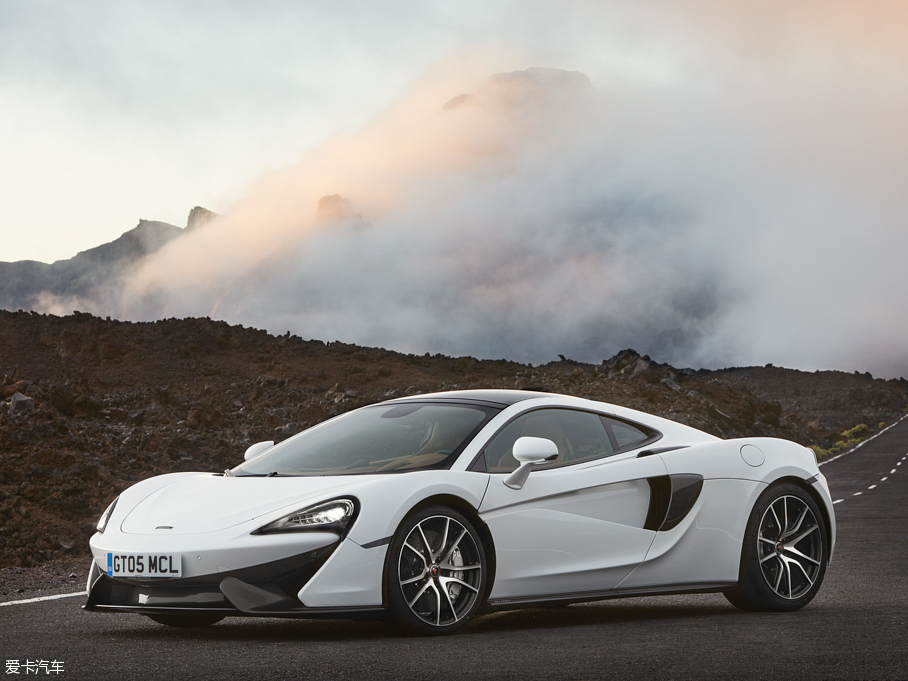 2016���~�P��570GT 3.8T ������