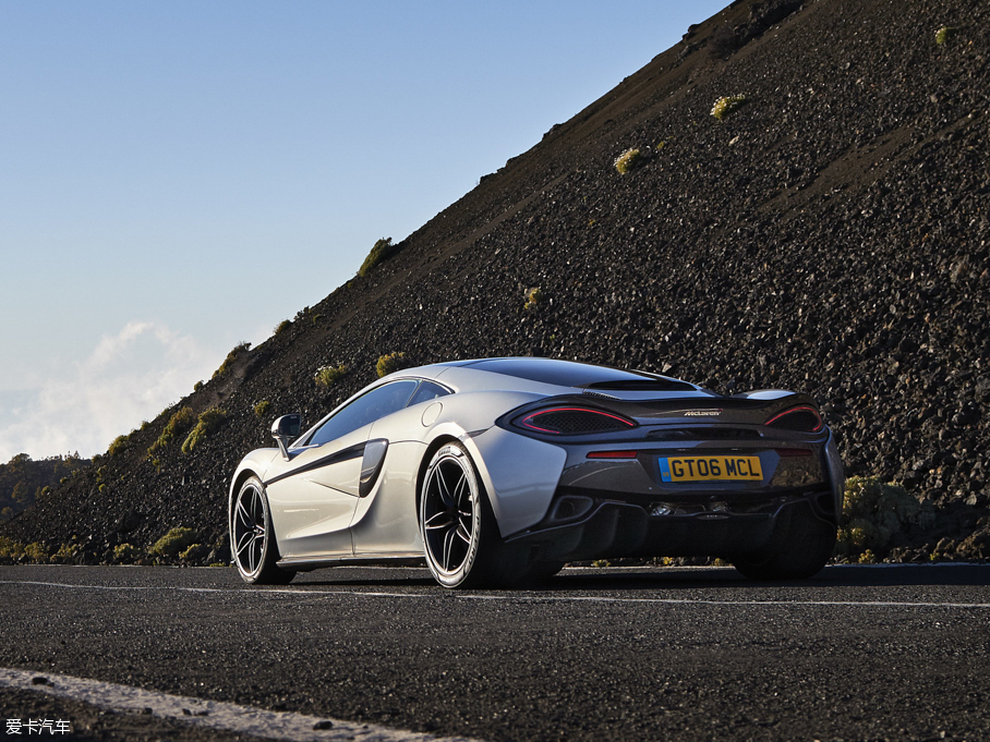 2016���~�P��570GT 3.8T ������