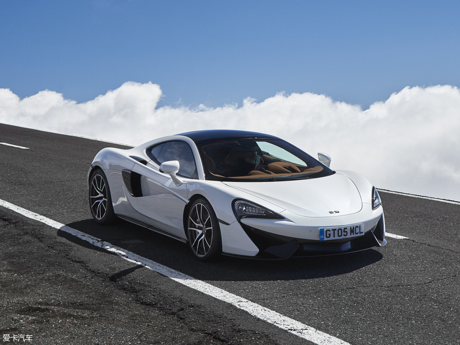 2016���~�P��570GT 3.8T ������