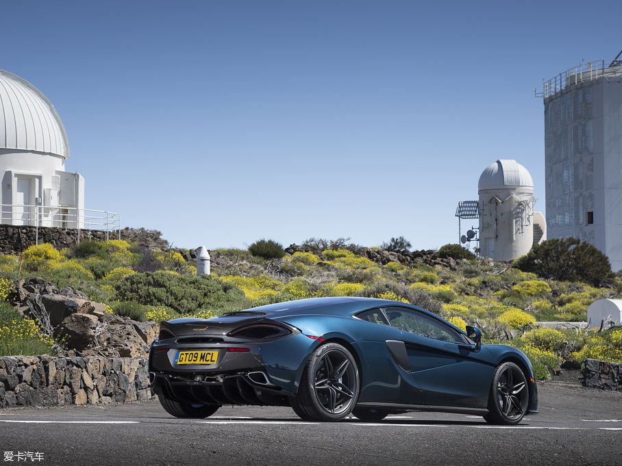 2016���~�P��570GT 3.8T ������