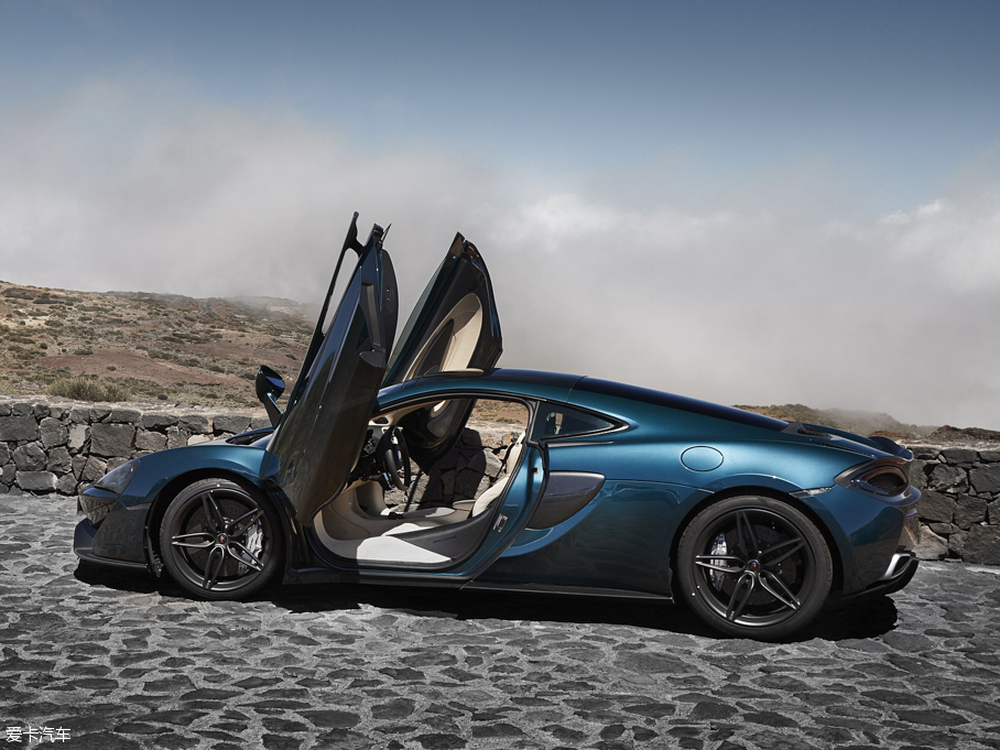 2016���~�P��570GT 3.8T ������