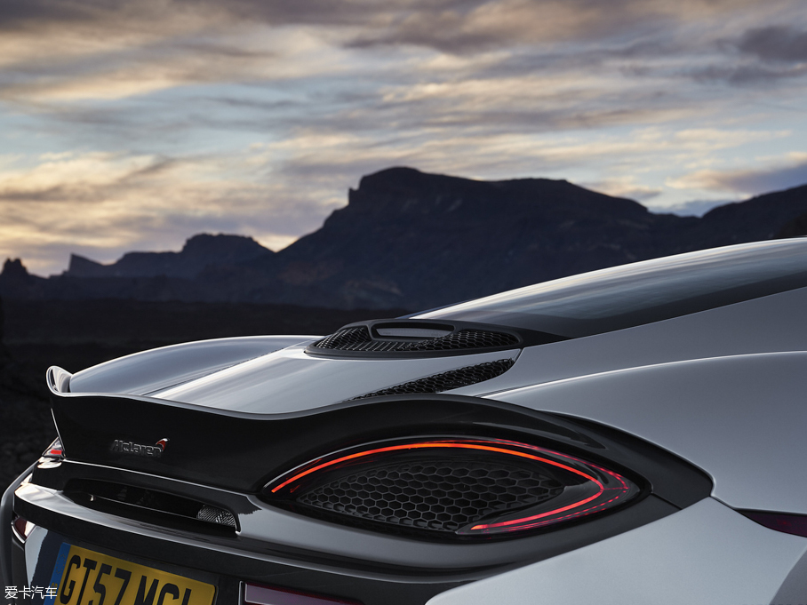 2016���~�P��570GT 3.8T ������