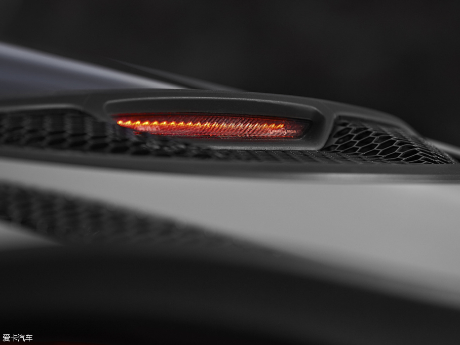 2016���~�P��570GT 3.8T ������