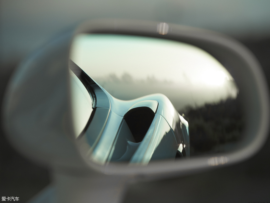 2016���~�P��570GT 3.8T ������