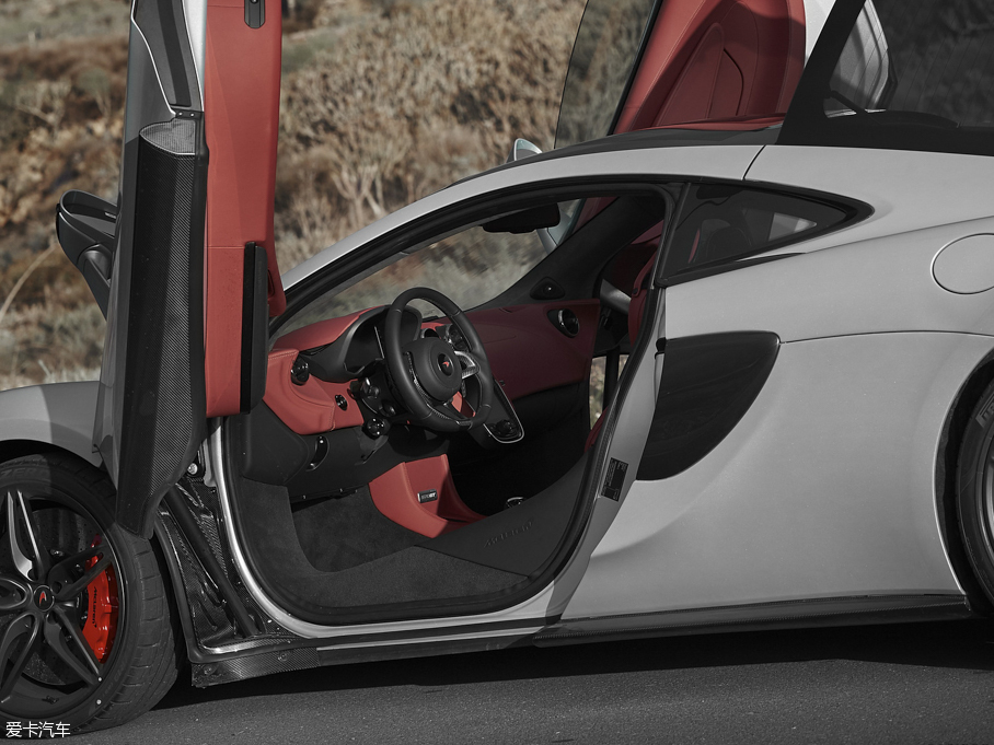 2016���~�P��570GT 3.8T ������