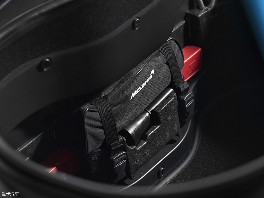 2016���~�P��570GT 3.8T ������