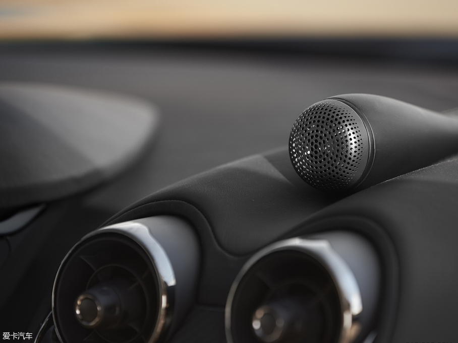 2016���~�P��570GT 3.8T ������