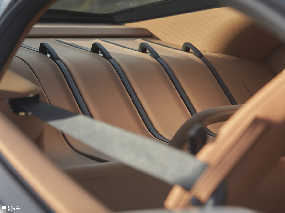 2016���~�P��570GT 3.8T ������