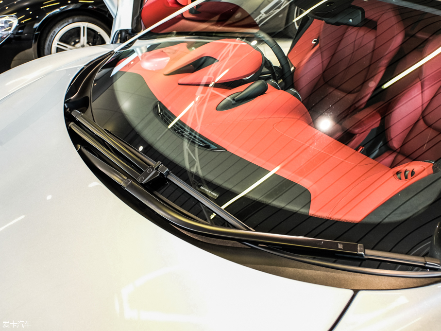 2016���~�P��570GT 3.8T ������