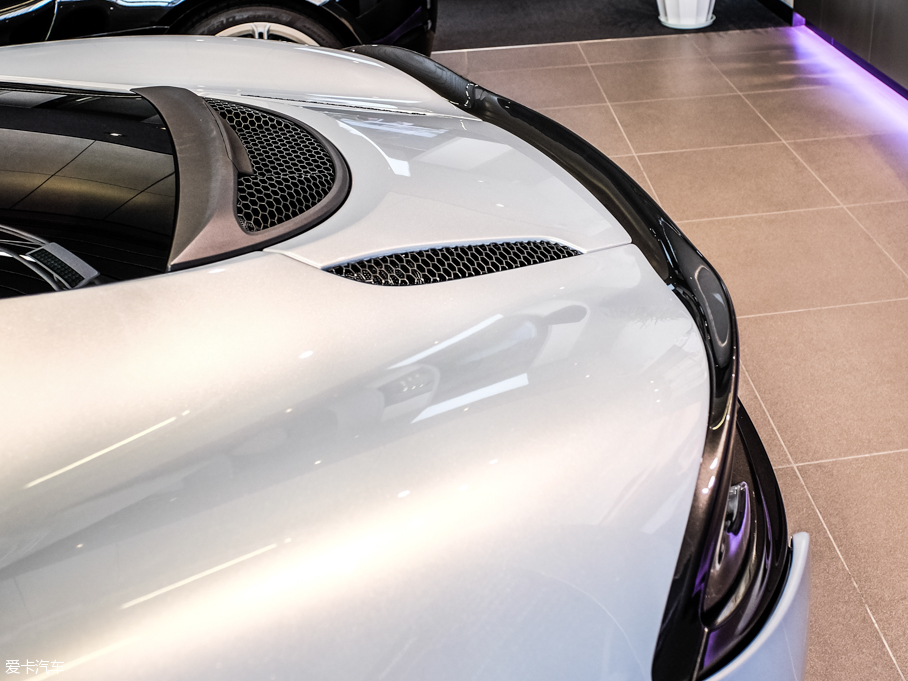 2016���~�P��570GT 3.8T ������