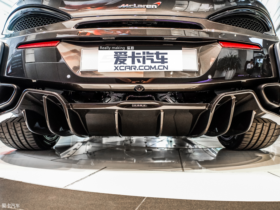 2016���~�P��570GT 3.8T ������