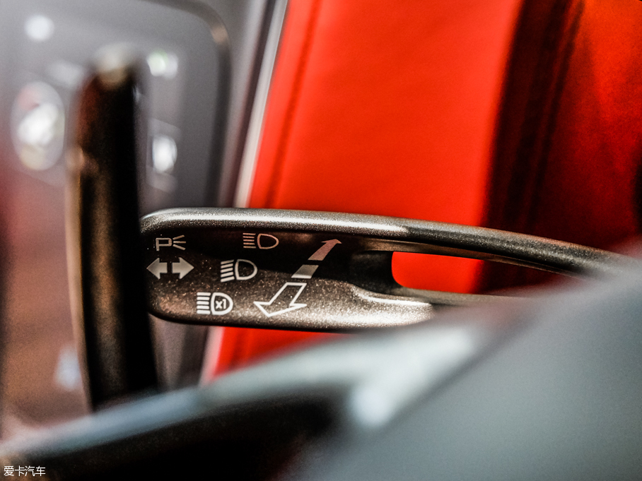 2016���~�P��570GT 3.8T ������