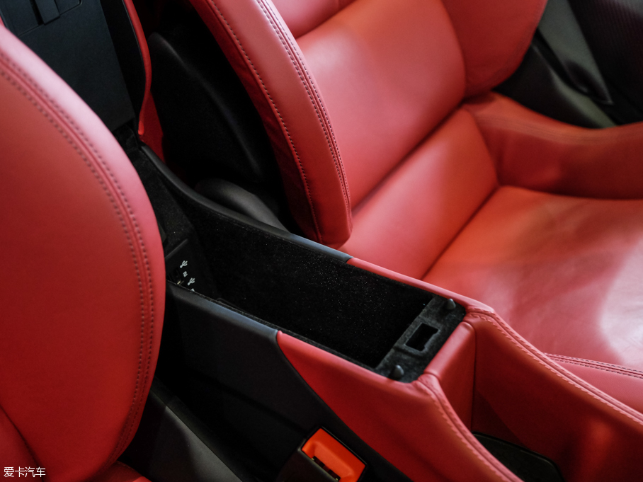 2016���~�P��570GT 3.8T ������