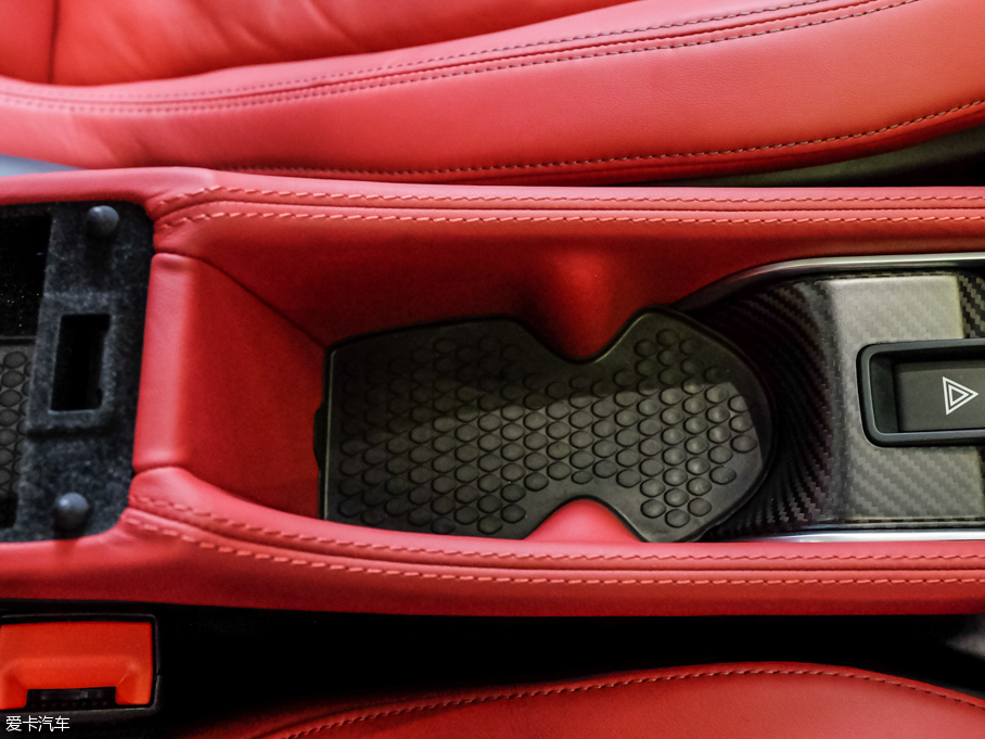 2016���~�P��570GT 3.8T ������