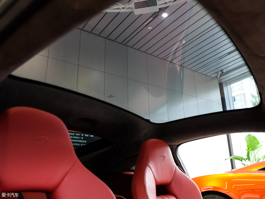 2016���~�P��570GT 3.8T ������