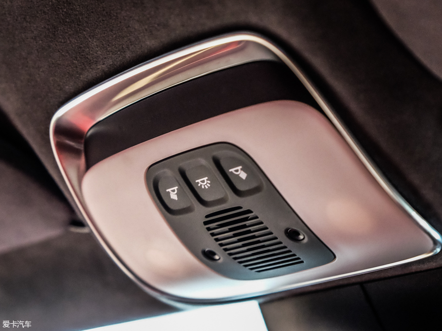 2016���~�P��570GT 3.8T ������