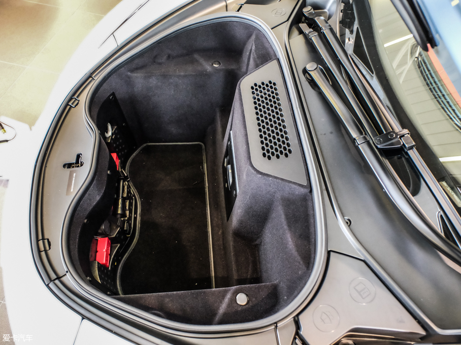 2016���~�P��570GT 3.8T ������