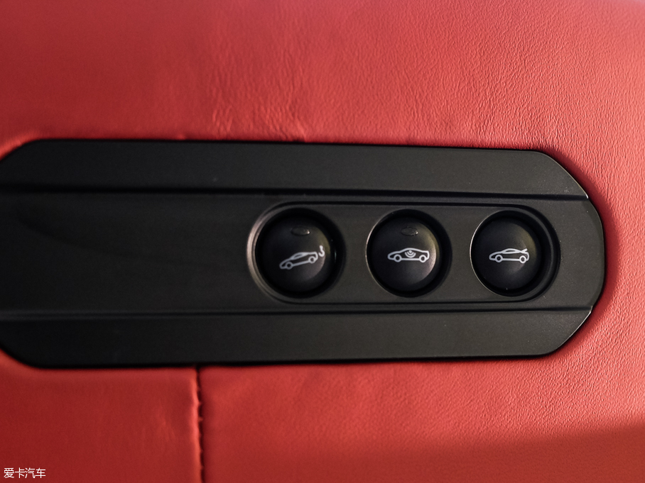 2016���~�P��570GT 3.8T ������