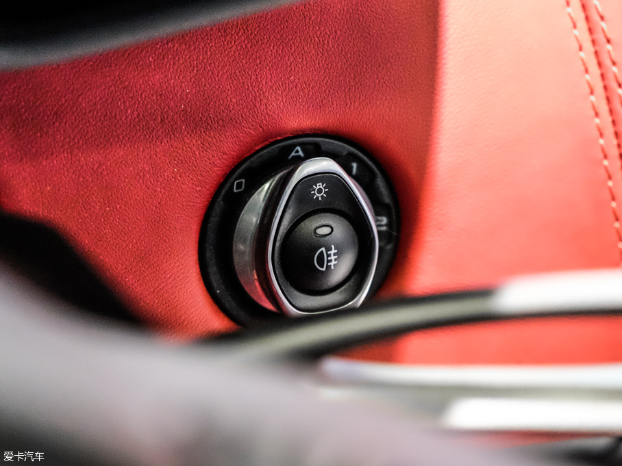 2016���~�P��570GT 3.8T ������