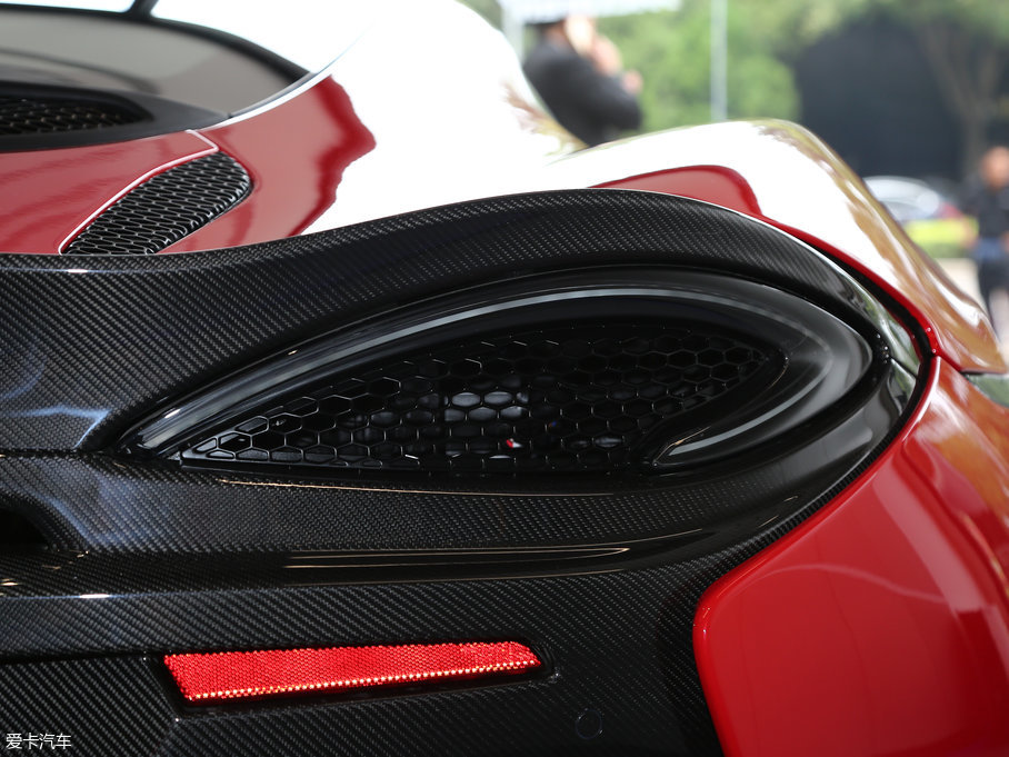 2016���~�P��570GT 3.8T ������