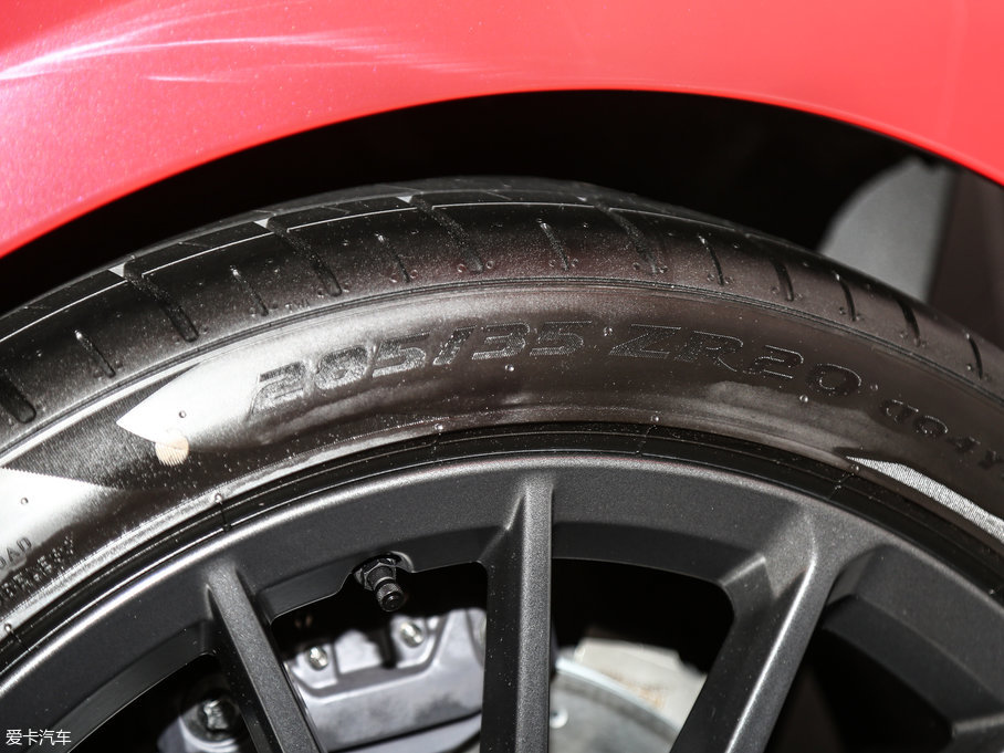 2016���~�P��570GT 3.8T ������