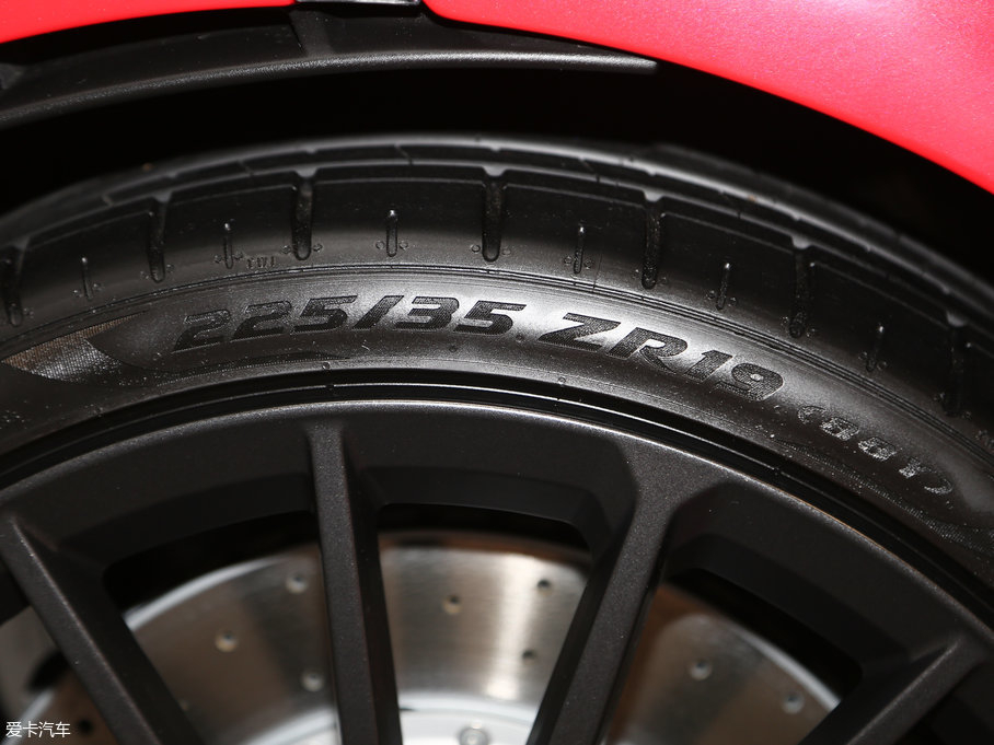 2016���~�P��570GT 3.8T ������