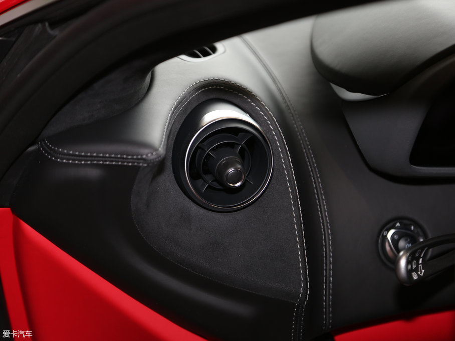 2016���~�P��570GT 3.8T ������