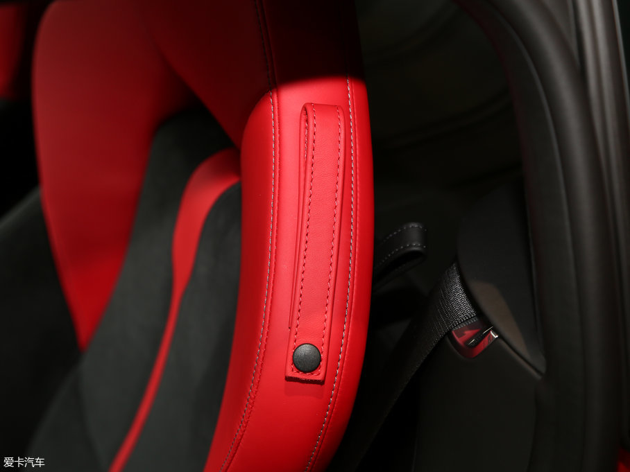 2016���~�P��570GT 3.8T ������