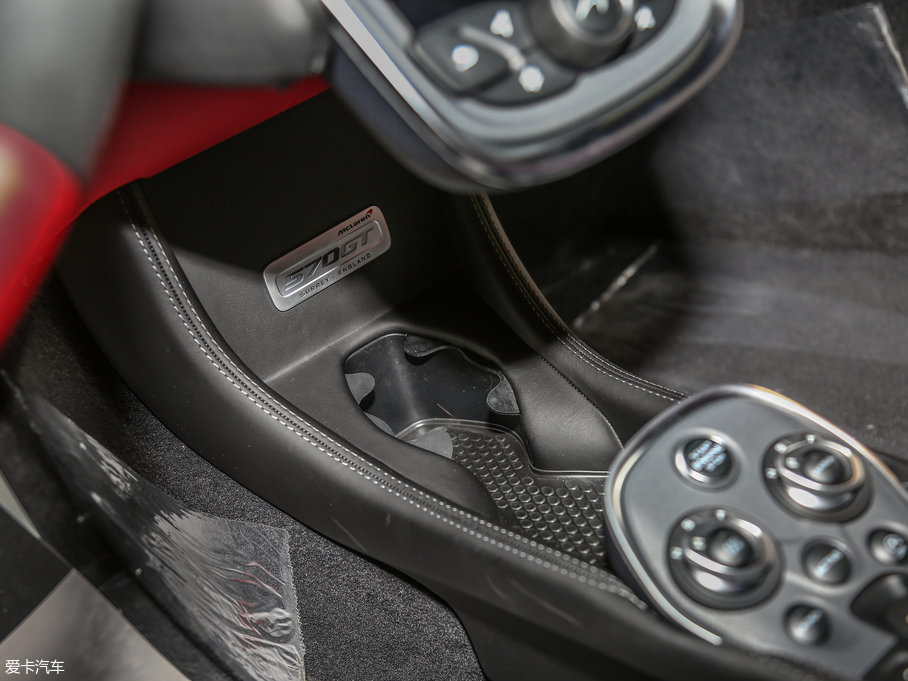 2016���~�P��570GT 3.8T ������